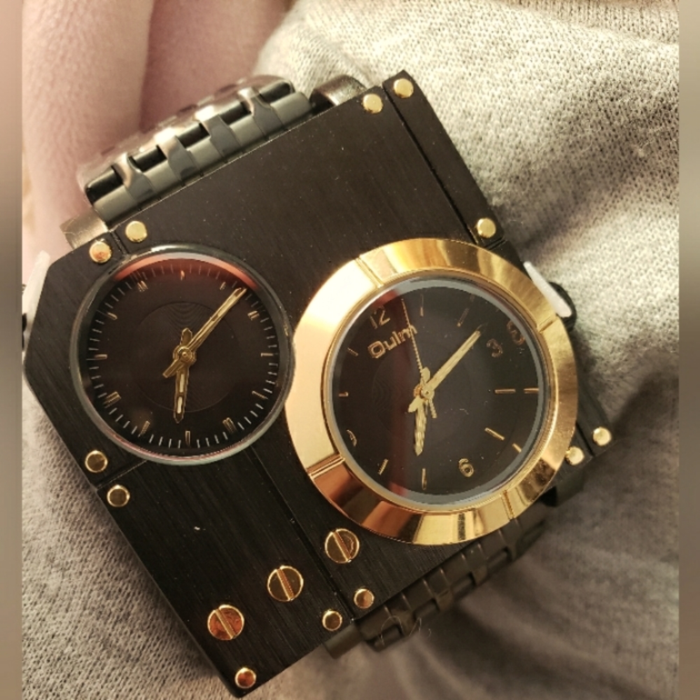 Two zone heavy watch Oulm